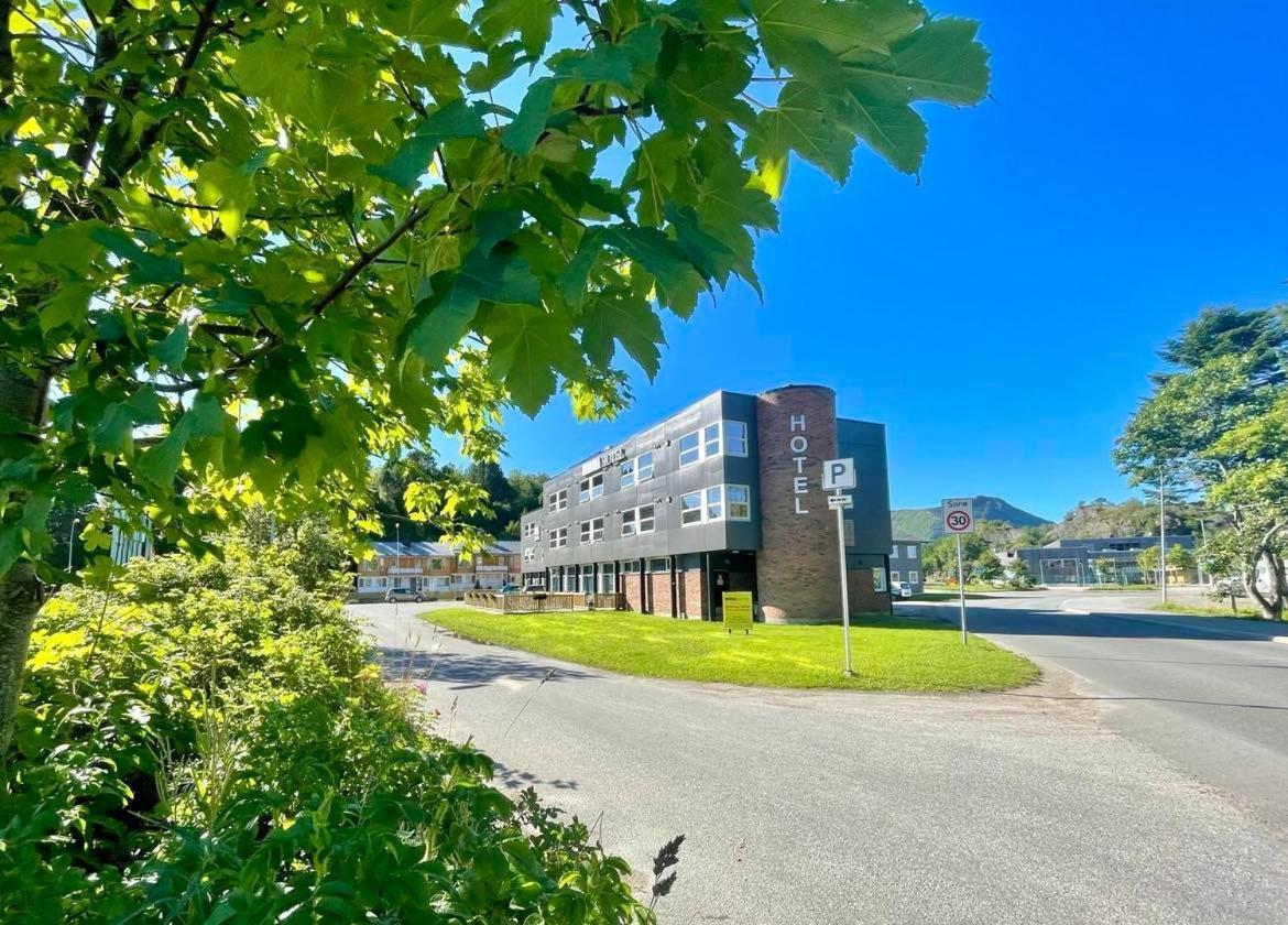 סבולבאר Marina Hotel Lofoten מראה חיצוני תמונה